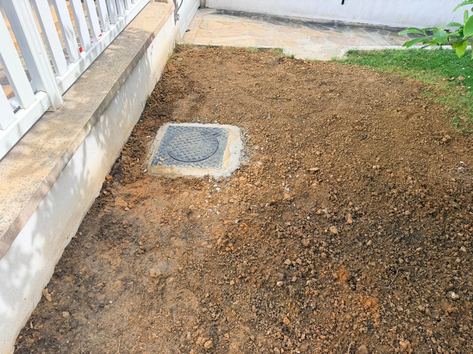 Regard scellé & finition jardin — Saint-Maurice (94)
